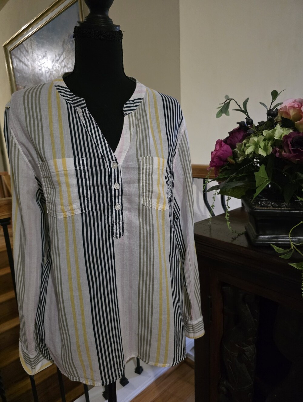 Carve Designs Ladies Dylan Gauze Shirt Relaxed Henley Blouse Size Small